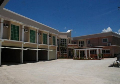 瑞吉广场酒店和驾车入住(Regal Plaza Hotel and Drive IN)