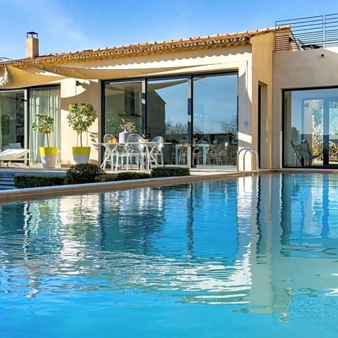 BB 12 卢博龙现代住宿加早餐旅馆(BB 12 Luberon Chambres d'hôtes Contemporaines)