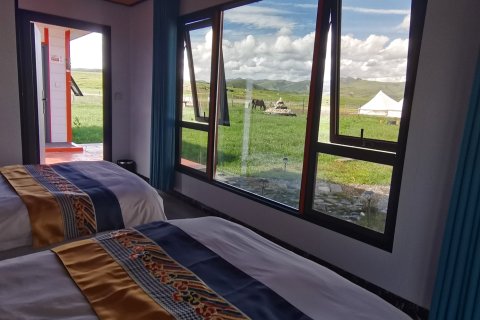 康定塔公夏央林民宿