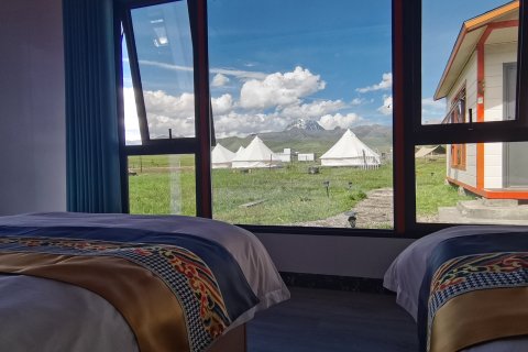 康定塔公夏央林民宿