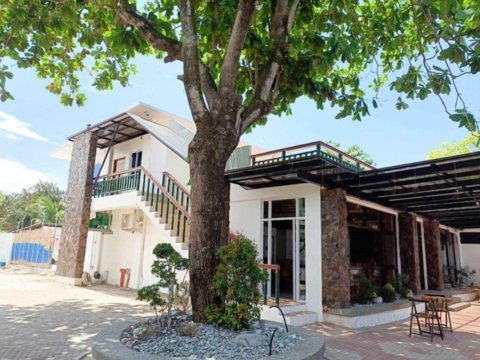 祝福紫竹海滩度假村(The Blessed Purple Bamboo Beach Resort)