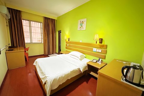 天景酒店(北流汽车总站店)