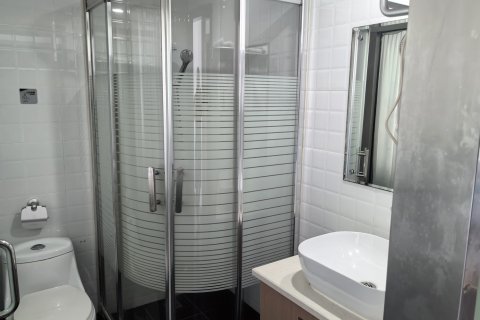 恒8连锁酒店(嵊州西站店)