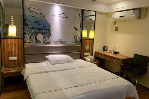 新西里酒店(北流南站店)