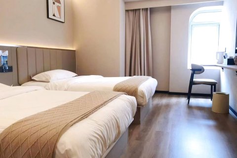 邂逅·暖里轻智能酒店(青岛栈桥天主教堂店)