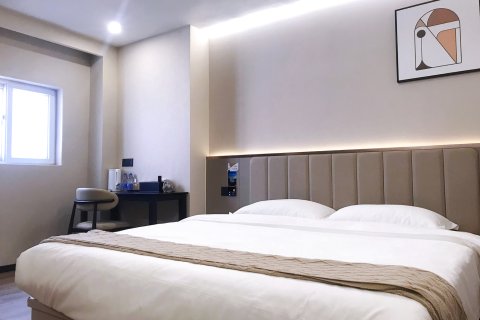 邂逅·暖里轻智能酒店(青岛栈桥天主教堂店)