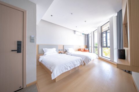 昌宁金湾酒店(茶韵公园店)