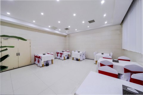 新密华馨精选酒店(小久洲店)