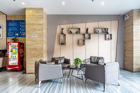 万鹏酒店(湛江遂溪全丰广场店)