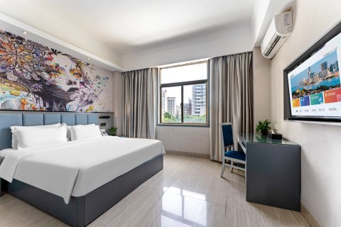 万鹏酒店(湛江遂溪全丰广场店)