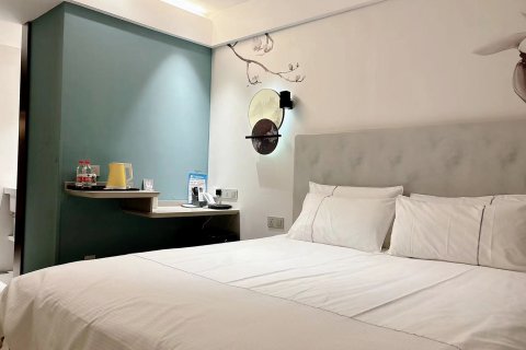 白玉兰酒店(武汉武商梦时代宝通寺地铁站店)