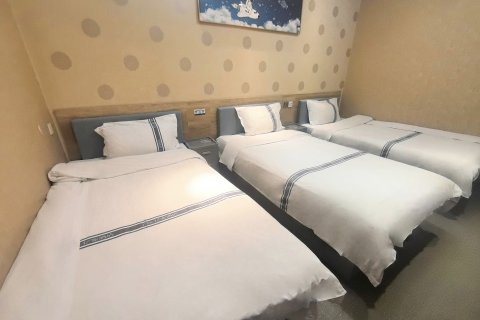 亿家商务酒店(南村海信产业园店)