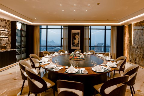 龙跃国际大酒店(威海高铁站韩乐坊店)