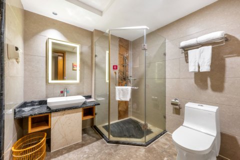 柏丽假日酒店(恩平鳌峰广场店)