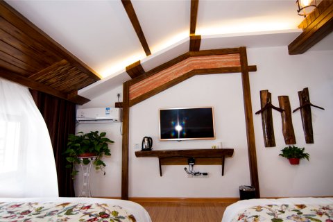 张家界雨后阳光客栈(国家森林公园武陵源标志门店)