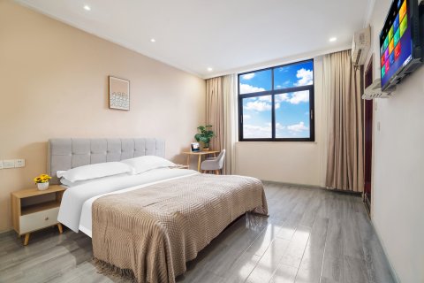 鸿业商务酒店(昆明火车站大悦城中心店)