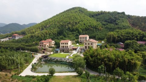 杭州即乐轰趴团建泳池露营民宿