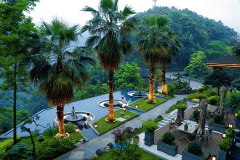 泰顺玉龙山氡泉度假村