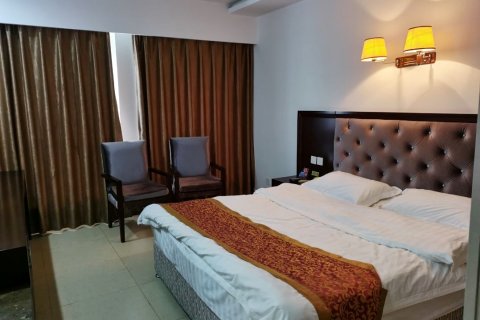 梓潼宜美居酒店