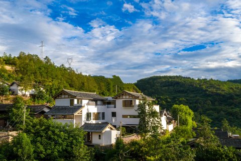 茶马道三谷水丽世山居