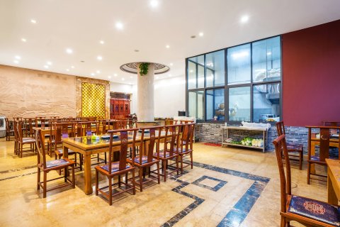 弥勒三龙酒店(湖泉温泉生态园红河水乡店)