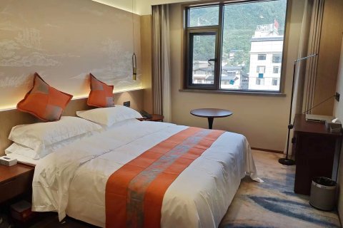 文县龙江大酒店