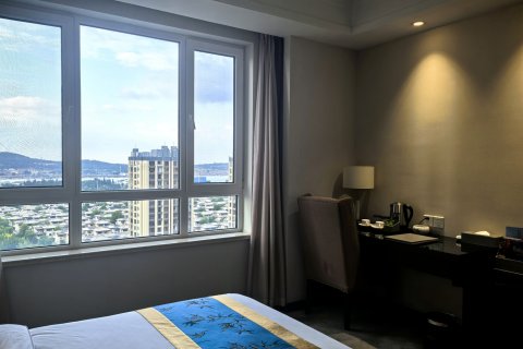 烟台龙湖假日酒店