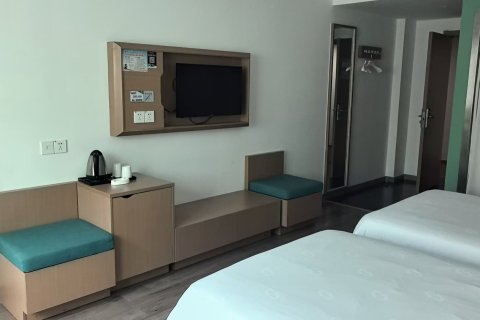 恒8连锁酒店(嵊州西站店)