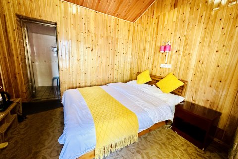 泸沽湖洛洼半岛客栈