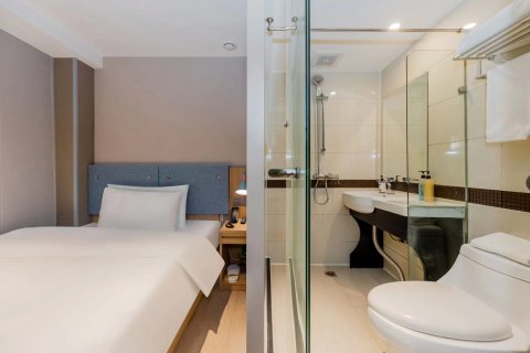 如家酒店(上海外滩外白渡桥四川北路店)