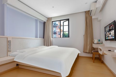 昆明三寸彼岸酒店(火车站店)