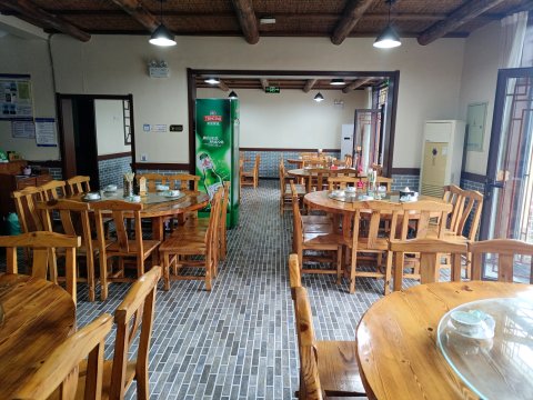 平山老房东饭店