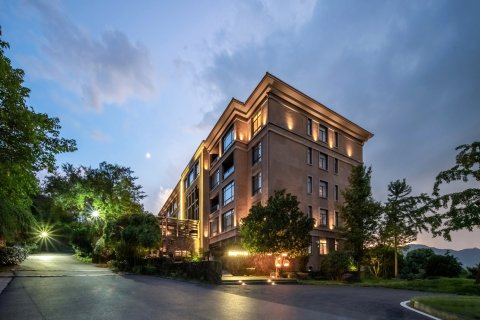 东阳和美酒店(东阳南山休闲森林健康主题公园店)