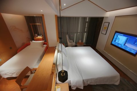 丽顿华居酒店(武汉黄鹤楼彭刘杨地铁站店)