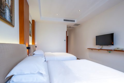 鸿萃花园酒店(临沂人民广场泰盛广场店)