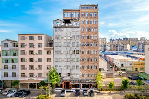 罗平百然主题酒店