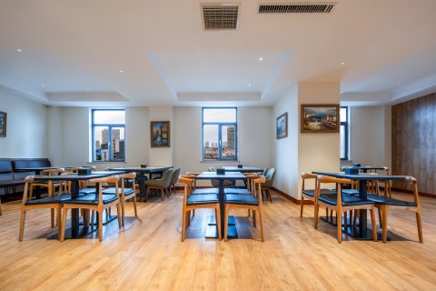 鸿萃花园酒店(临沂人民广场泰盛广场店)