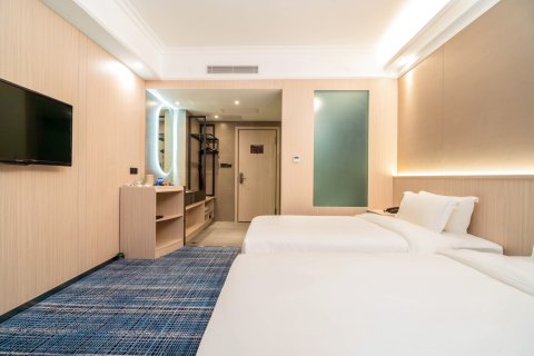 广州南方毅源大酒店(广州番禺长隆南村万博地铁站店)