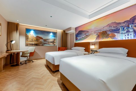 维也纳酒店(西安钟鼓楼五路口地铁站店)