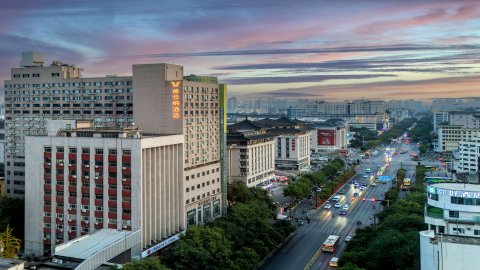 维也纳酒店(西安钟鼓楼五路口地铁站店)