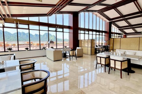 凤城国际酒店(卧龙山庄店)