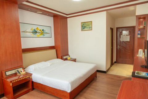 勐腊鹏基大酒店(南腊河星光夜市店)