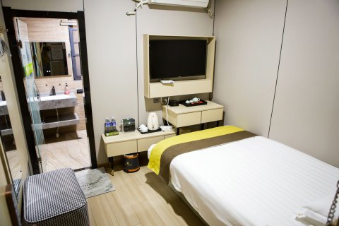 如家派柏·云酒店(界首人民路店)