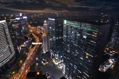 西安大都荟套房假日酒店(延平门地铁站)