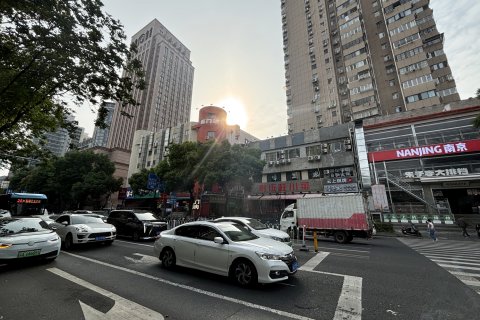 肯定精品酒店(南京新街口苏宁广场店)