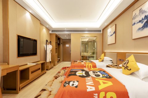 澜沧华峰大酒店