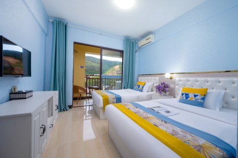 西双版纳澜江风情酒店(告庄星光夜市店)