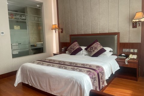 横县龙祥皇冠酒店