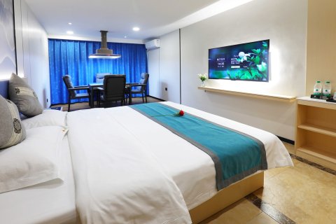 致馨栀子花开酒店(仙桃客运站宏达路店)