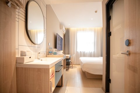 如家酒店·neo(开封鼓楼大相国寺店)